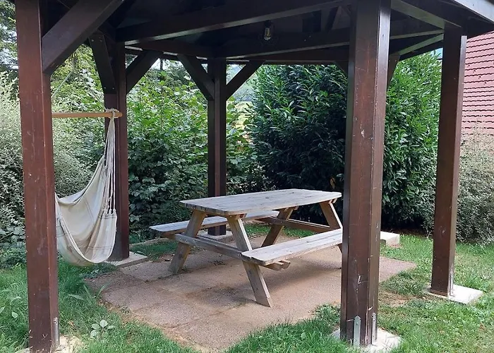 度假居 吉特奥沃斯基斯度假屋 *